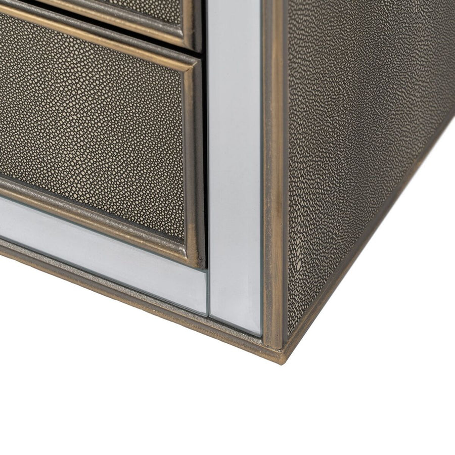 V5HF70FB65678A22E3E8B9CFEF4C1BED8EAR4669017P9